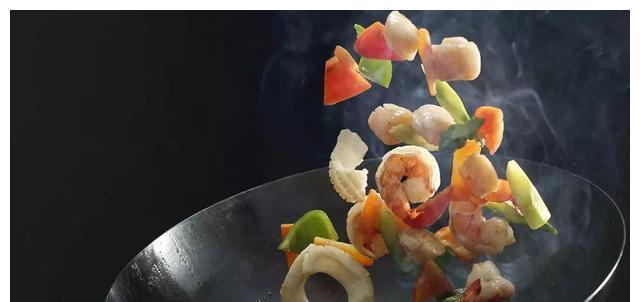 电磁炉炒菜焦怎么解决（避免美食失色）