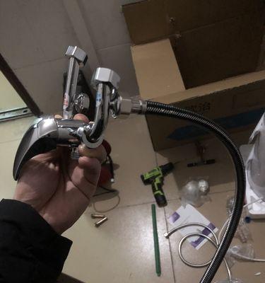 如何正确清洗贮水电热水器（掌握清洗方法）