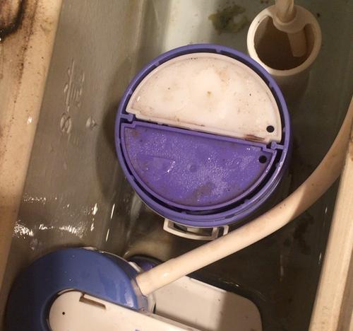 科勒抽水马桶进水阀维修方法（解决马桶进水阀不止水的问题）