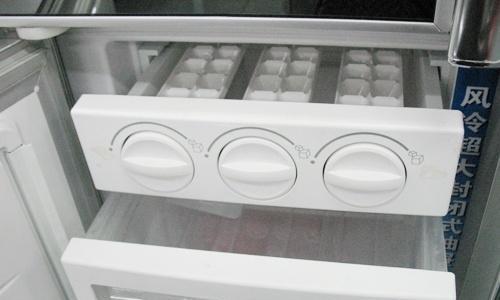 如何有效解决冰柜发臭问题（针对冰柜异味）