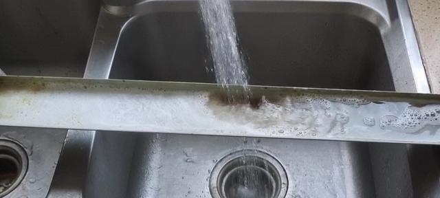 有效避免油烟机滴油现象的实用方法（保持清洁）