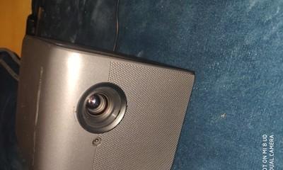 解决投影仪三个圆点问题的方法（快速排除投影仪显示异常的困扰）