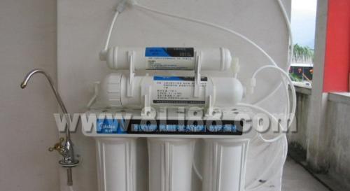 三个圆桶净水器的安装方法（轻松安装）
