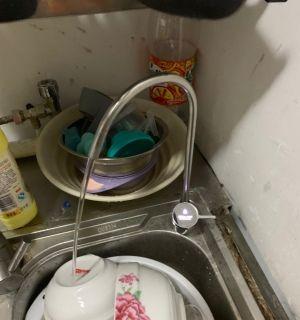 净水器出水有水垢（去除净水器出水中的水垢的简单方法）