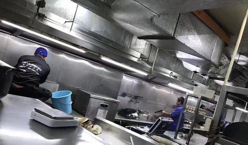 饭店厨房油烟机清洗的正确方法（保持饭店厨房油烟机清洁与安全）