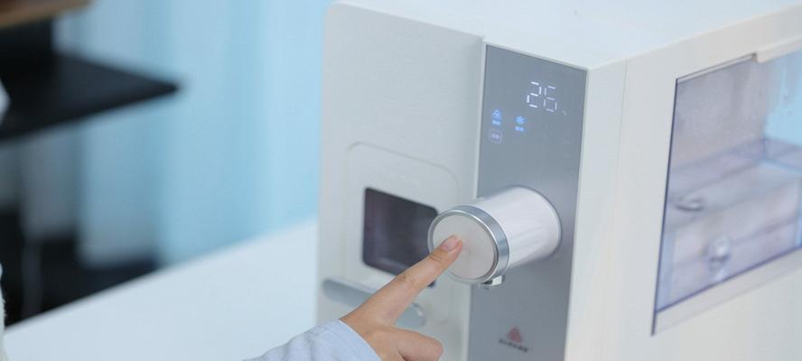 如何处理饮水机显示必须换芯的问题（省钱又方便的解决方法）
