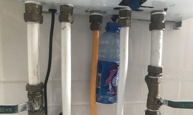 壁挂炉出水管加水方法（壁挂炉出水管加水步骤详解）