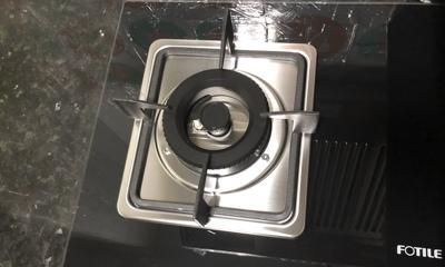 燃气灶盘的清洗方法（轻松掌握的清洗技巧）