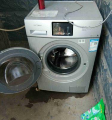 洗衣机倒水进去就漏水问题的处理方法（洗衣机倒水漏水解决方法详解）
