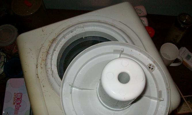 解决饮水机烧开水不排水问题的方法（快速解决饮水机烧开水不排水的情况）