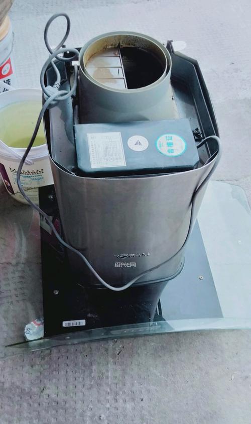 二手旧油烟机油盒清洗指南（轻松解决油烟机油盒难题）