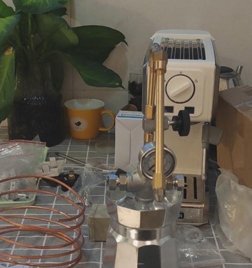 咖啡机萃取器坏了怎么维修（解决咖啡机萃取器故障的简易维修方法）