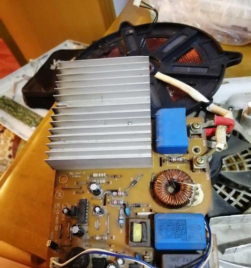 电磁炉底座漏水修理价格揭秘（电磁炉底座漏水修理价格及修理费用因素分析）