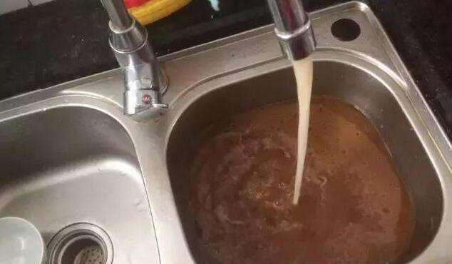 暖气片热水器清洗方法（简单易行的清洗步骤）