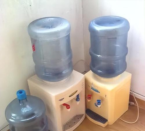 饮水机漏水是什么原因？如何快速解决？