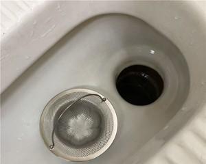 解决蹲便堵塞问题的方法（如何处理蹲便堵塞及预防措施）
