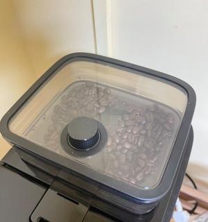 如何修复咖啡机漏水问题（咖啡机漏水原因及修复方法详解）