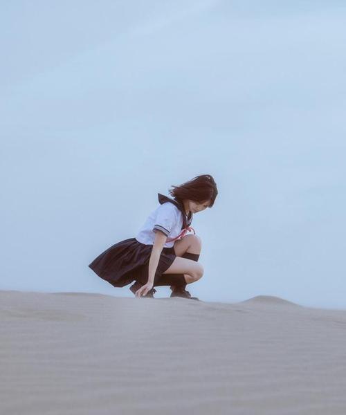 举着手机拍照为什么会斜拍？斜拍后照片效果如何？