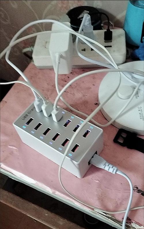 多口充电器适合什么人群？选择多口充电器的注意事项有哪些？