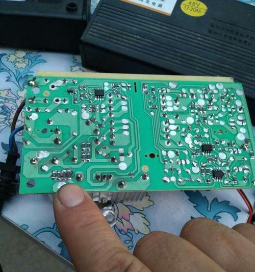 充电器输出只有0.7a什么原因？如何解决充电慢的问题？