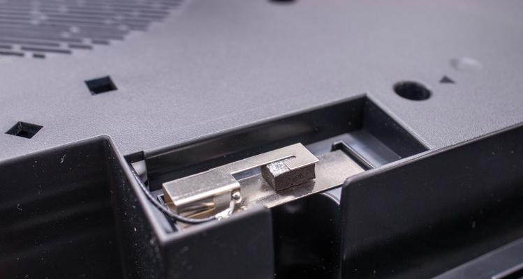 机顶盒铁片天线拆卸方法是什么？