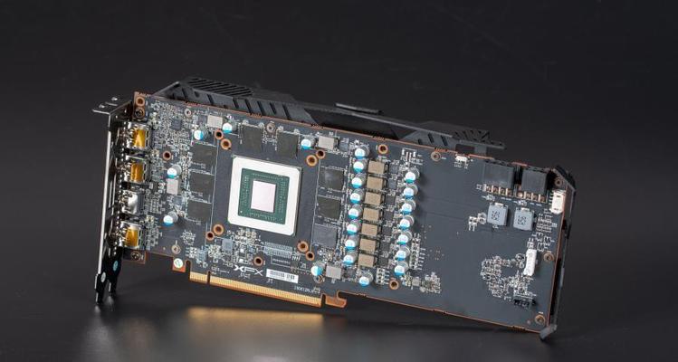 双塔散热器拆卸显卡的正确方法是什么？